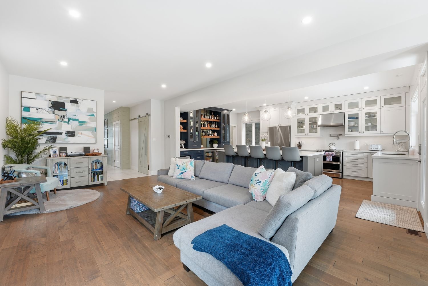 Luxury Residential photography, Barrie — photo 2 of 7